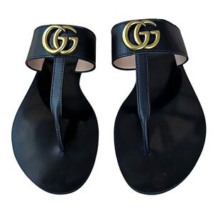 GUCCI Marmont Black Leather Thong Sandals w/ Gold Logo